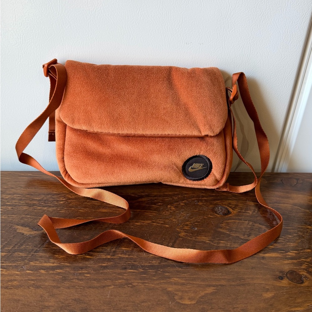 Nike Futura Crossbody Bag Womens Dark Russet Gold EUC